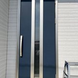 大崎市古川　玄関ドア　ダイノックシート貼り